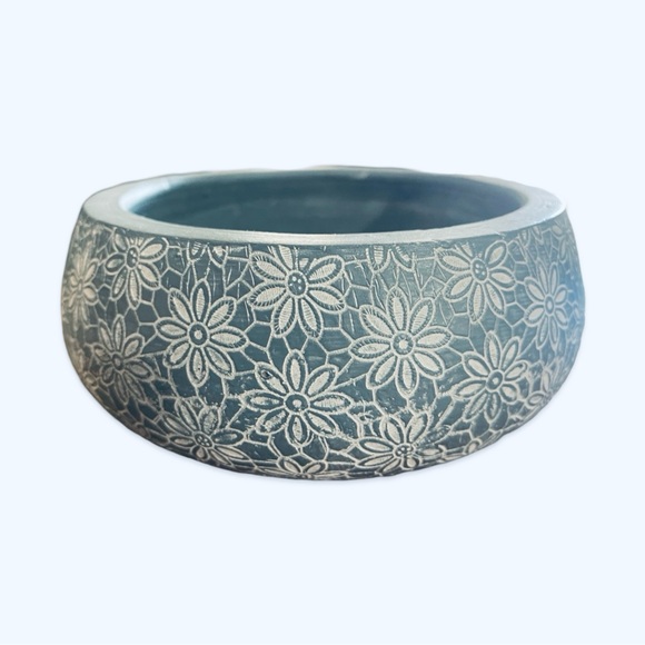 Etched Daisy Set of 2| Painted Terra Cotta Blue & White Planter Bowls Succulents - Picture 9 of 13